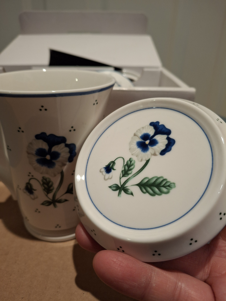 Saint James by Hankook Mug and Coaster Set image indicator(3)