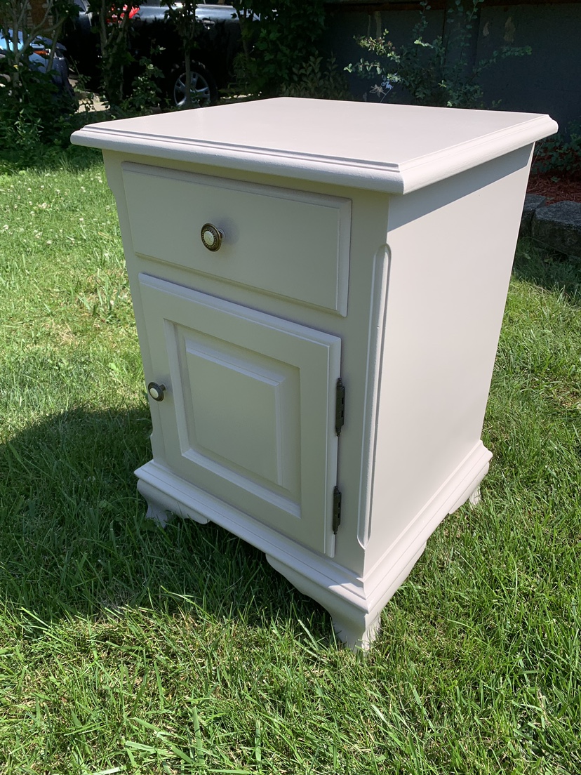 Cute Vintage Side Table - photo 3