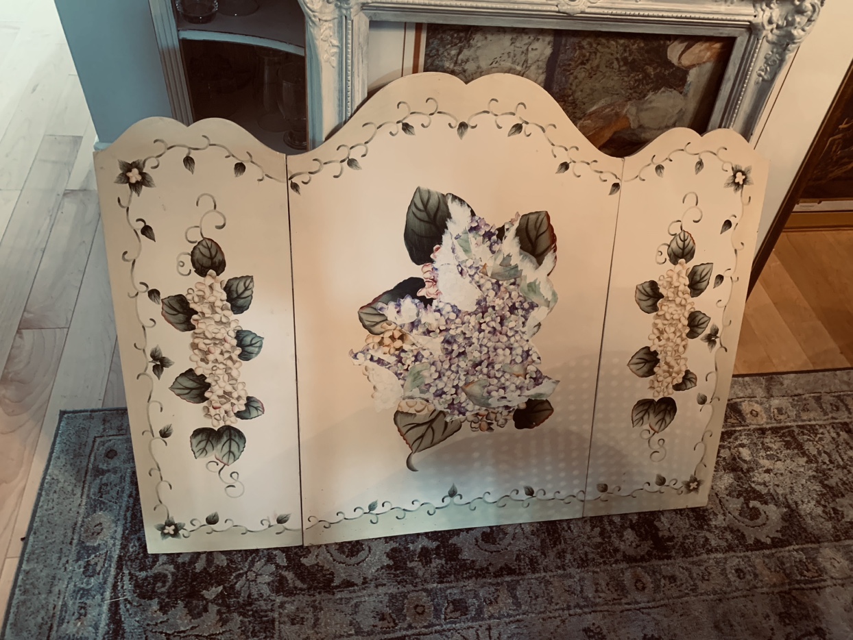 Decorative fireplace screen