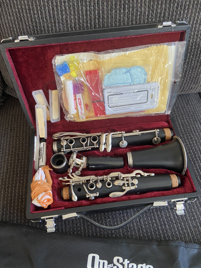Jupiter Clarinet + Stand & Carry Bag thumbnail