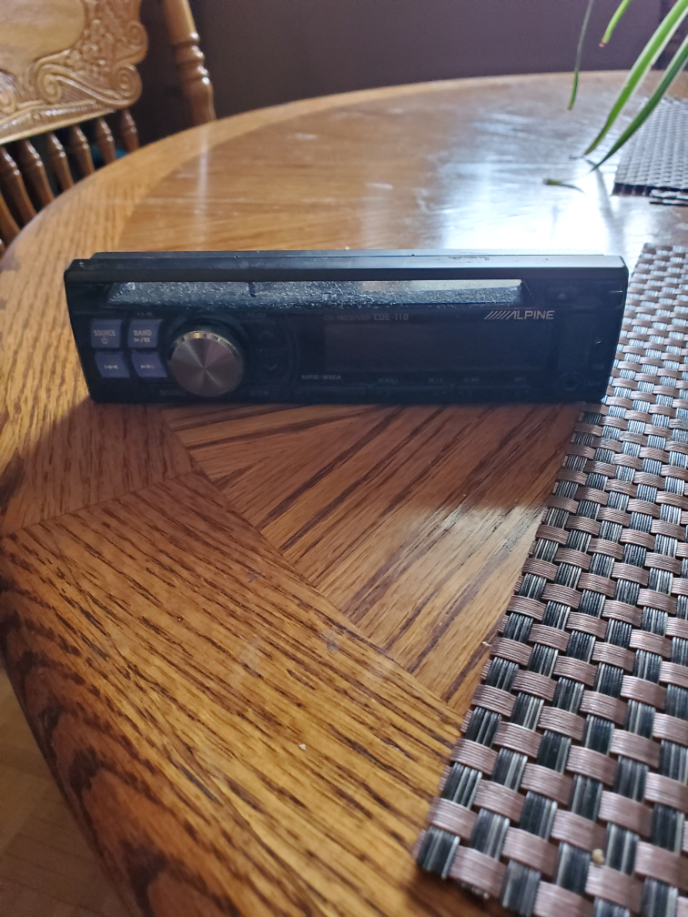 Alpine Car CD Stereo - photo 2