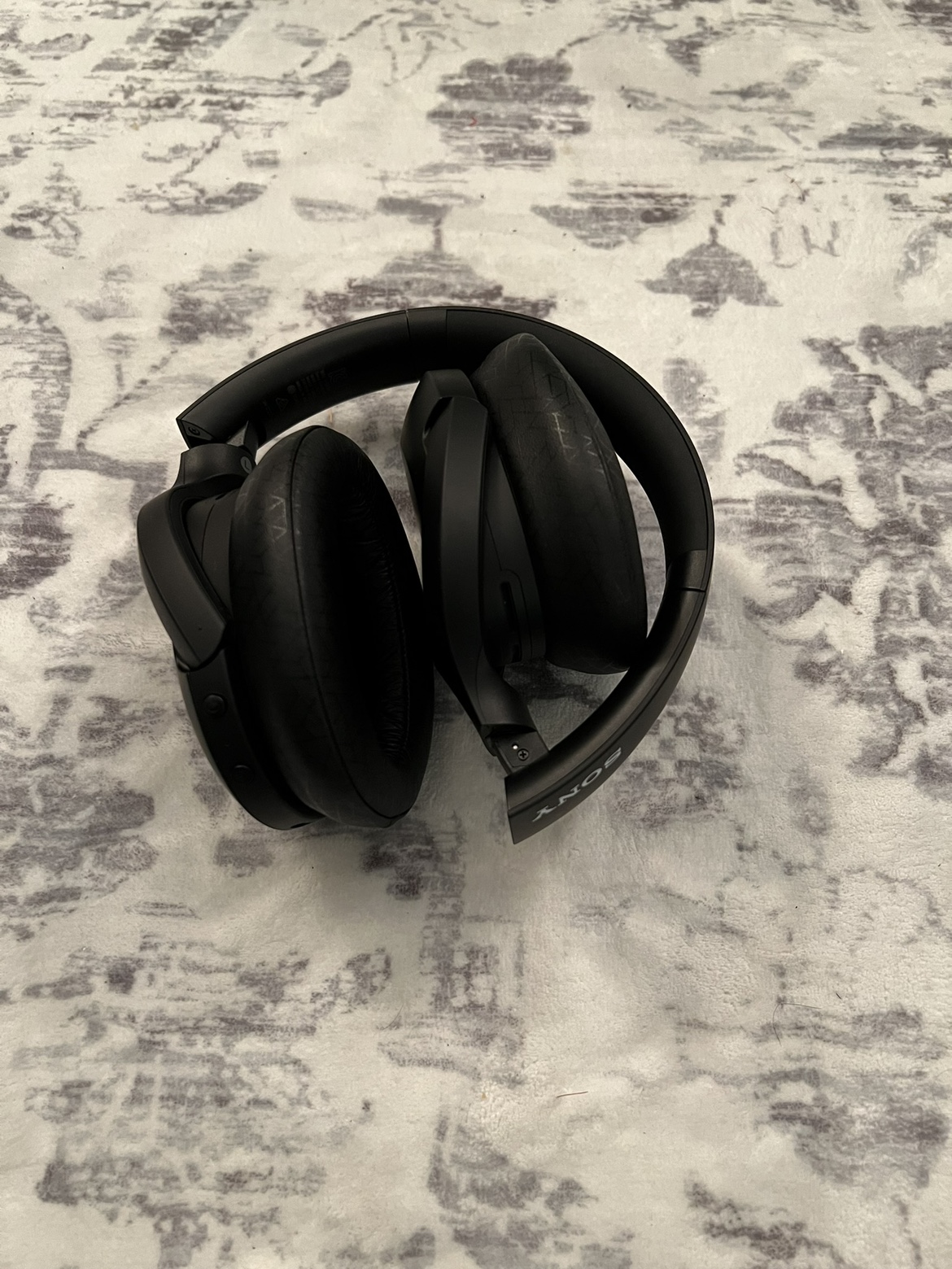 Sony Wireless Noise Canceling Headphones - photo 2