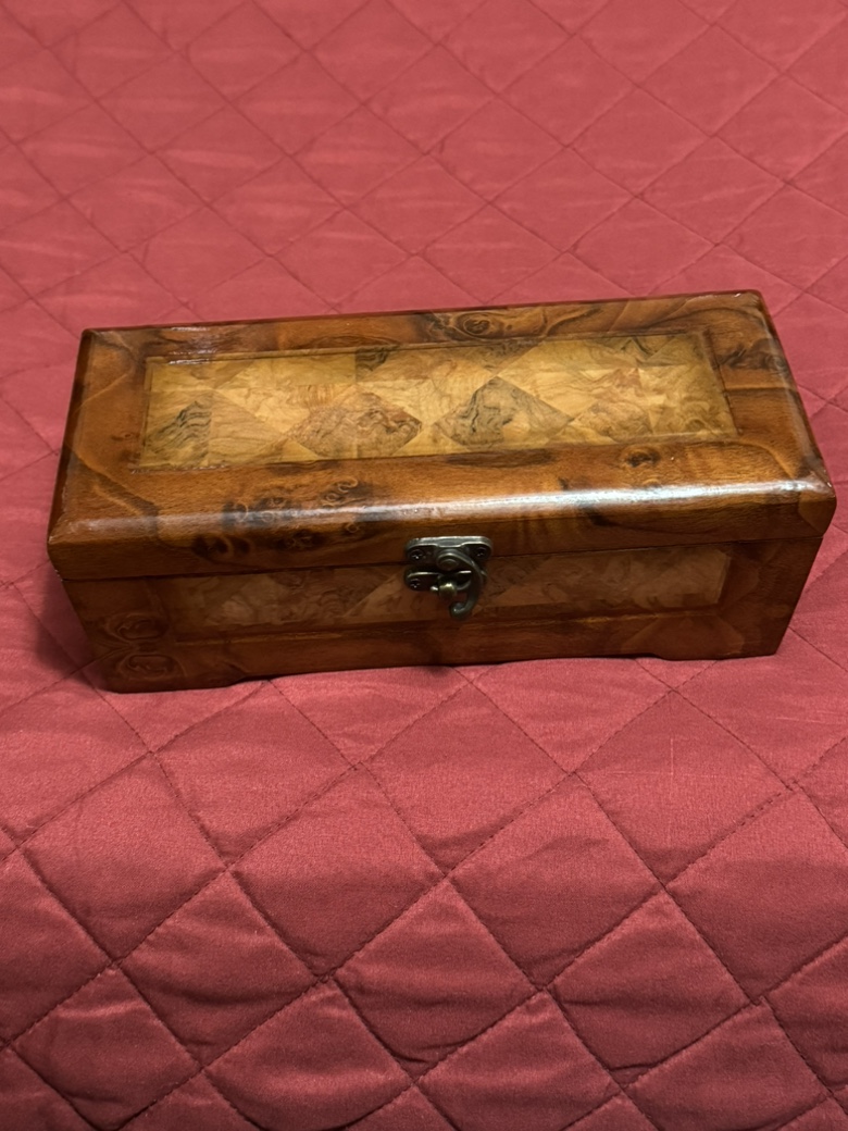 Jewelry/Music Box “⚽️”