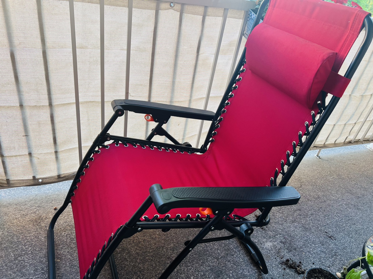 Zero Gravity Patio Lounge Chair with Removable Pillow