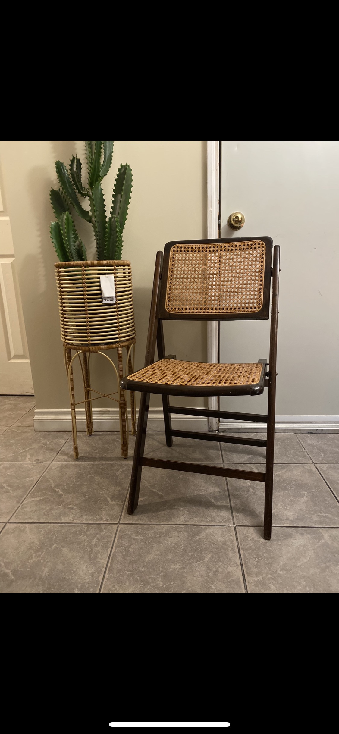 WOODEN FOLDING RATTAN CHAIR thumbnail