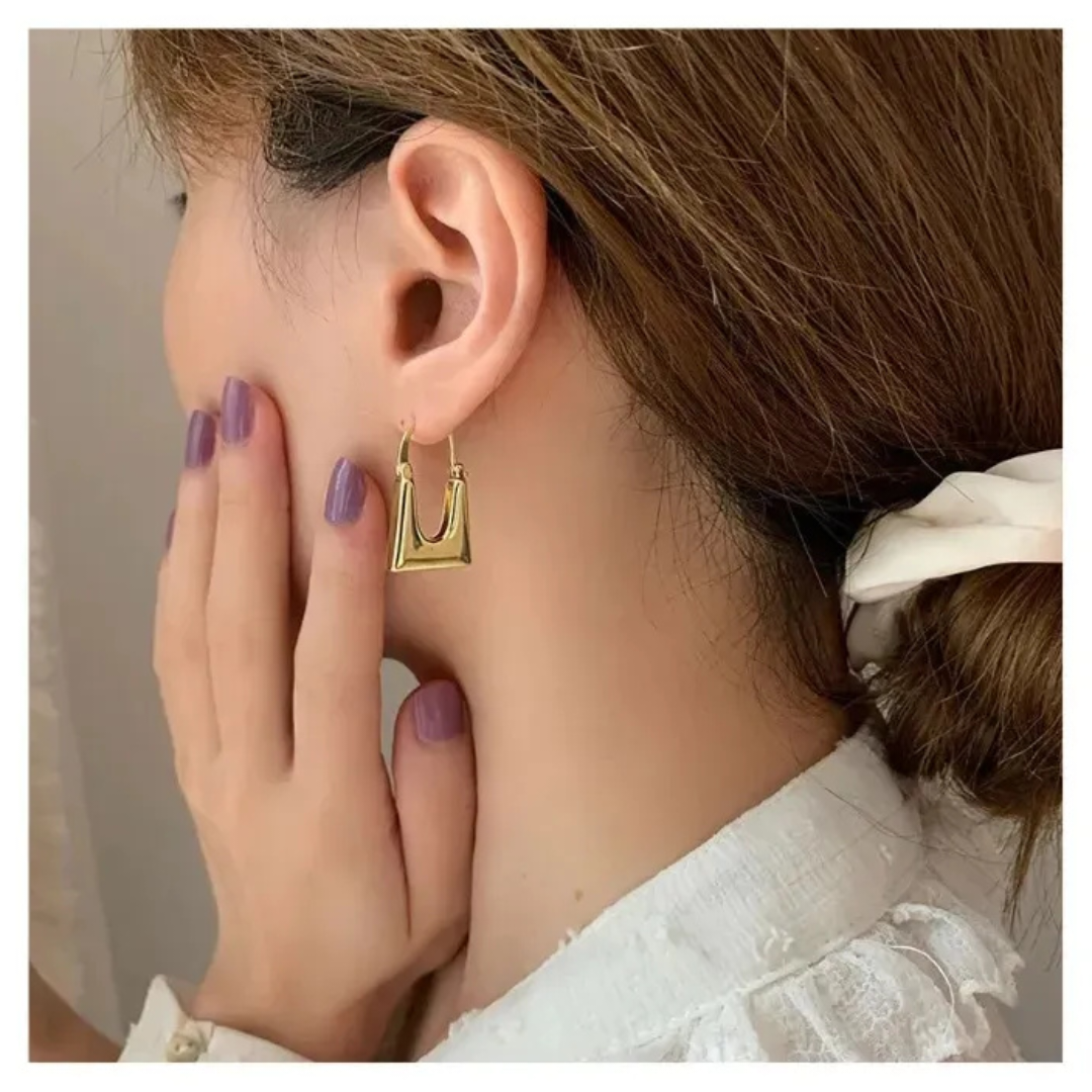 Gold plated Earrings image indicator(5)