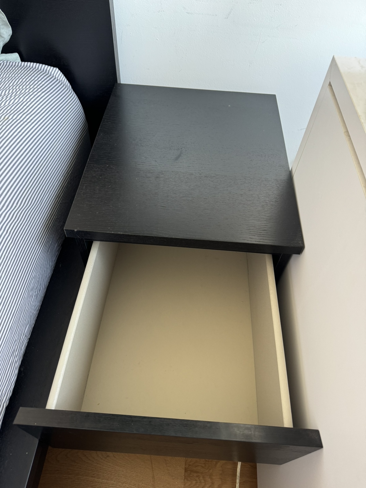 2-drawer chest (malm from ikea) - photo 3