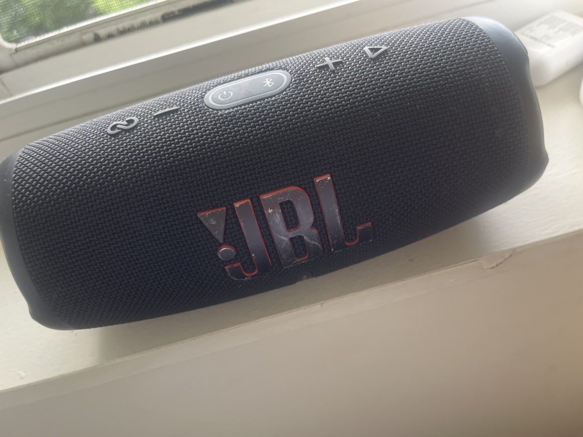JBL 5 Charger