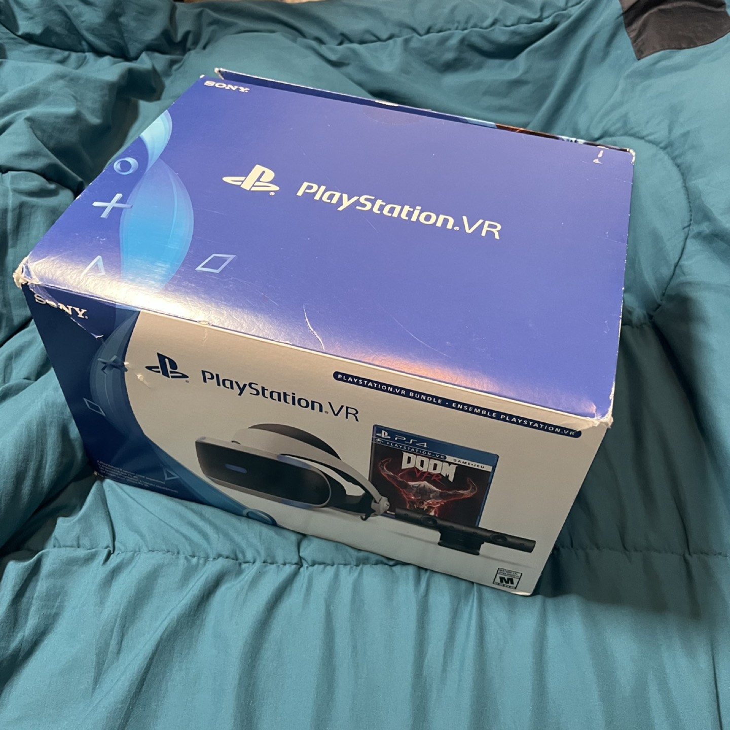 PS VR DOOM BUNDLE (for Ps4 / PS4 Pro)