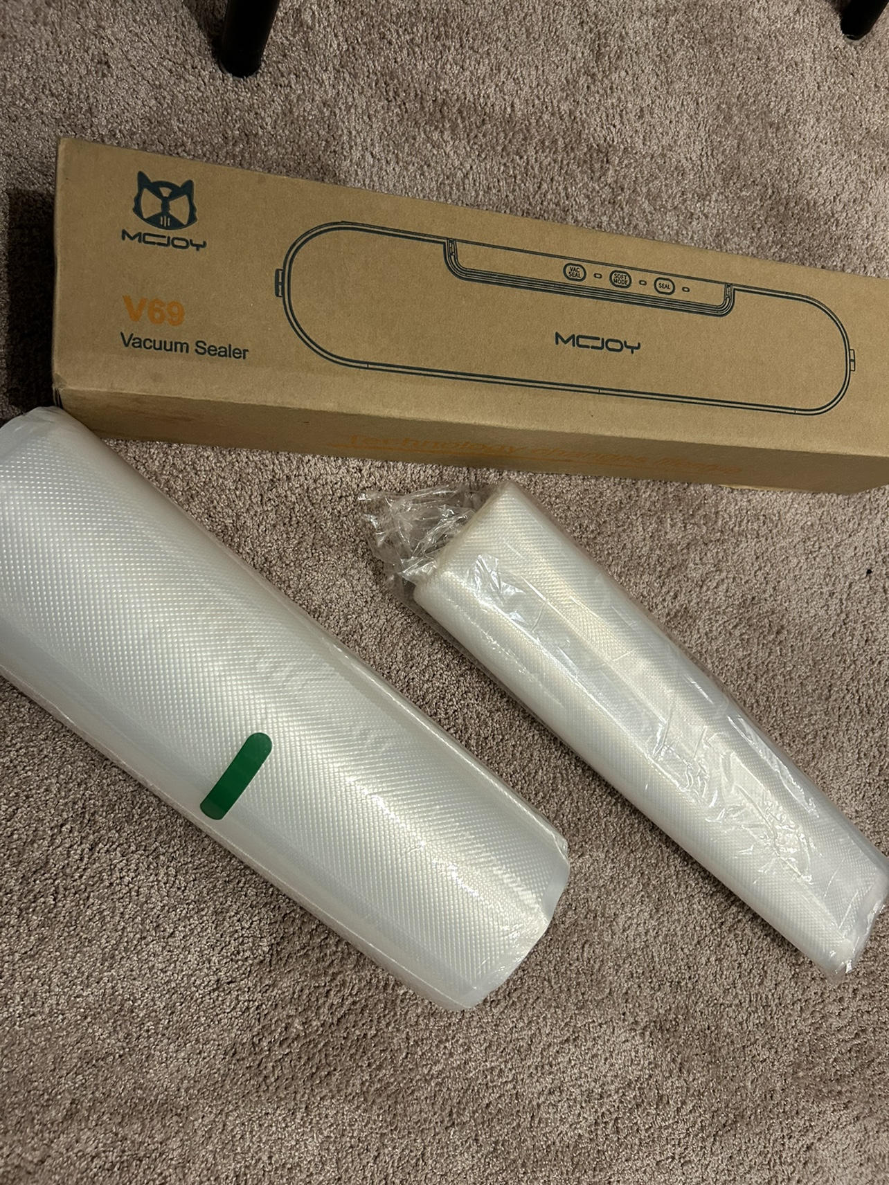 Food Vacuum Sealer + new roll of bags
