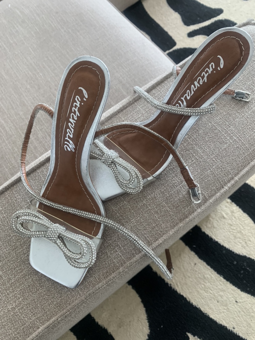 Elegant diamond heels