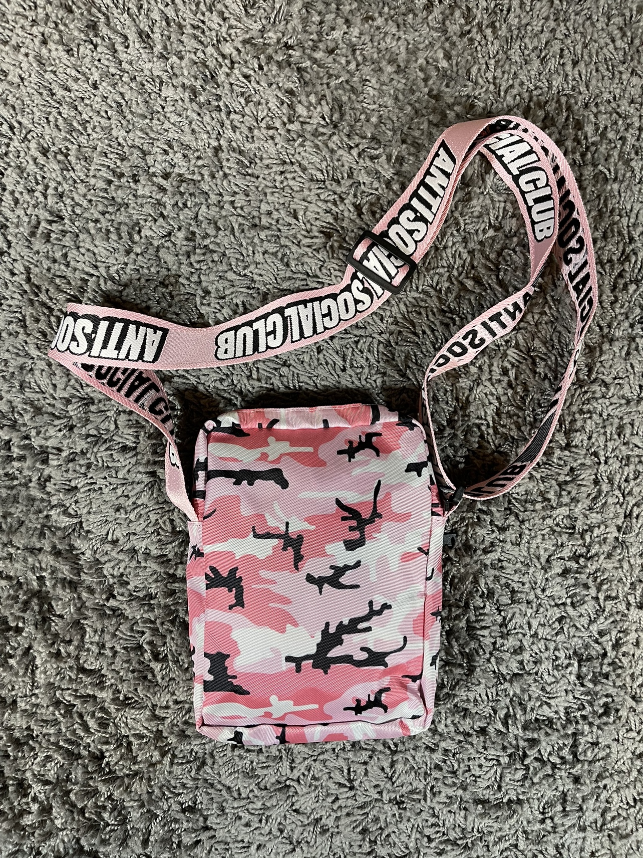2018FW Anti Social Social Club Get Weird Side Bag Pink Camo image indicator(4)
