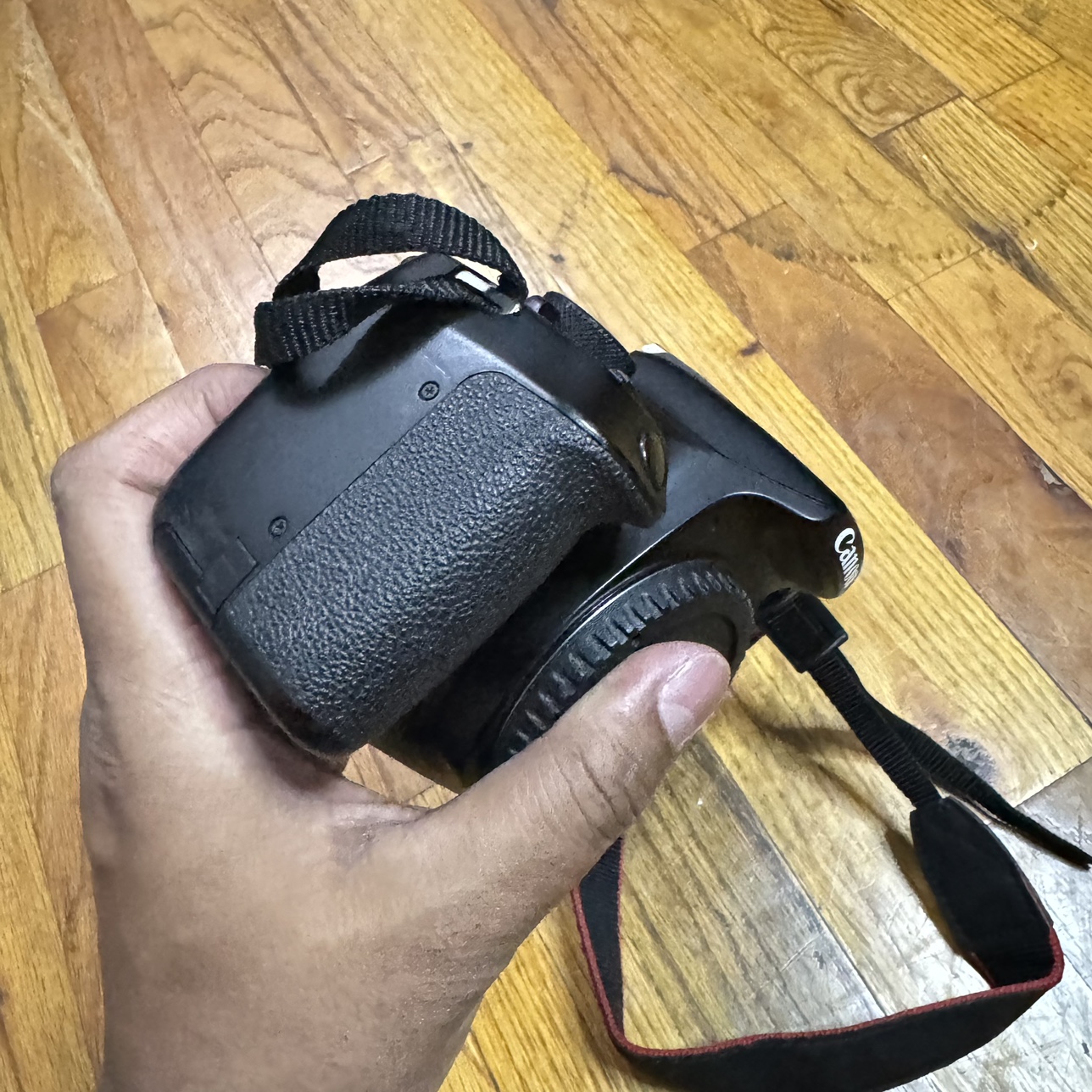 Canon t6 body and charger only - photo 4