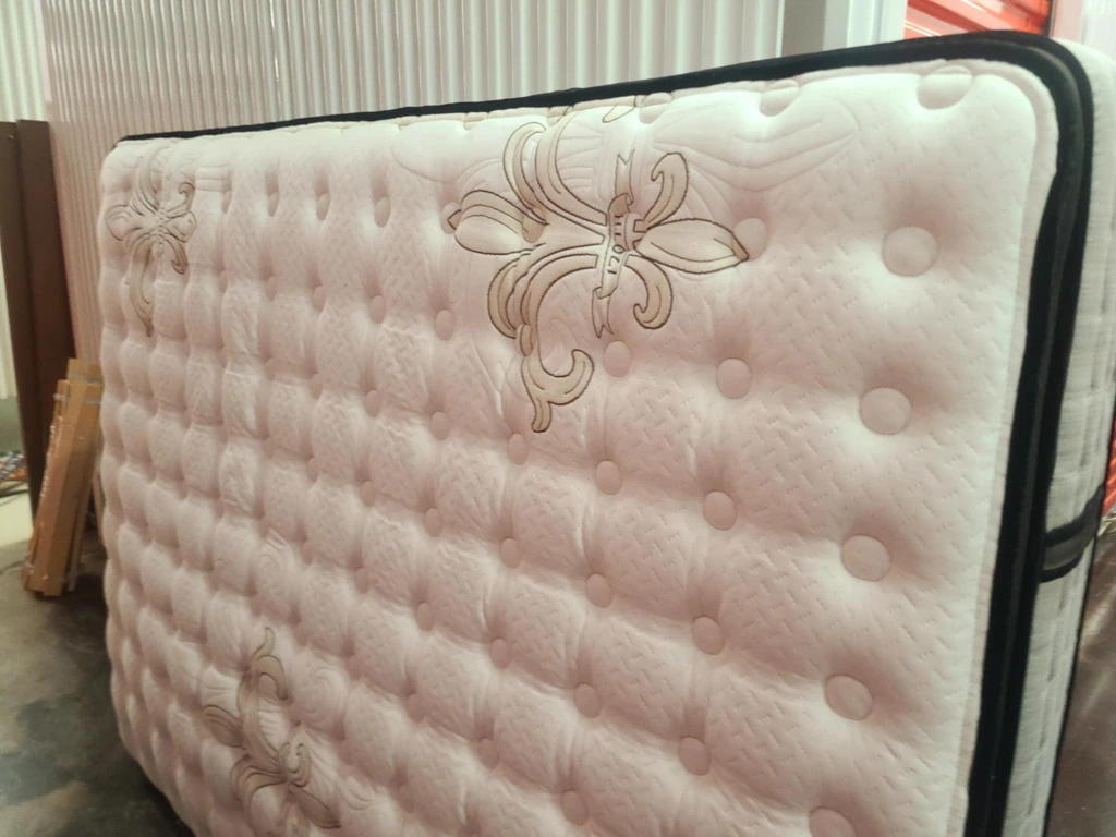 Stearns and Foster hand crafted Mattress - photo 2