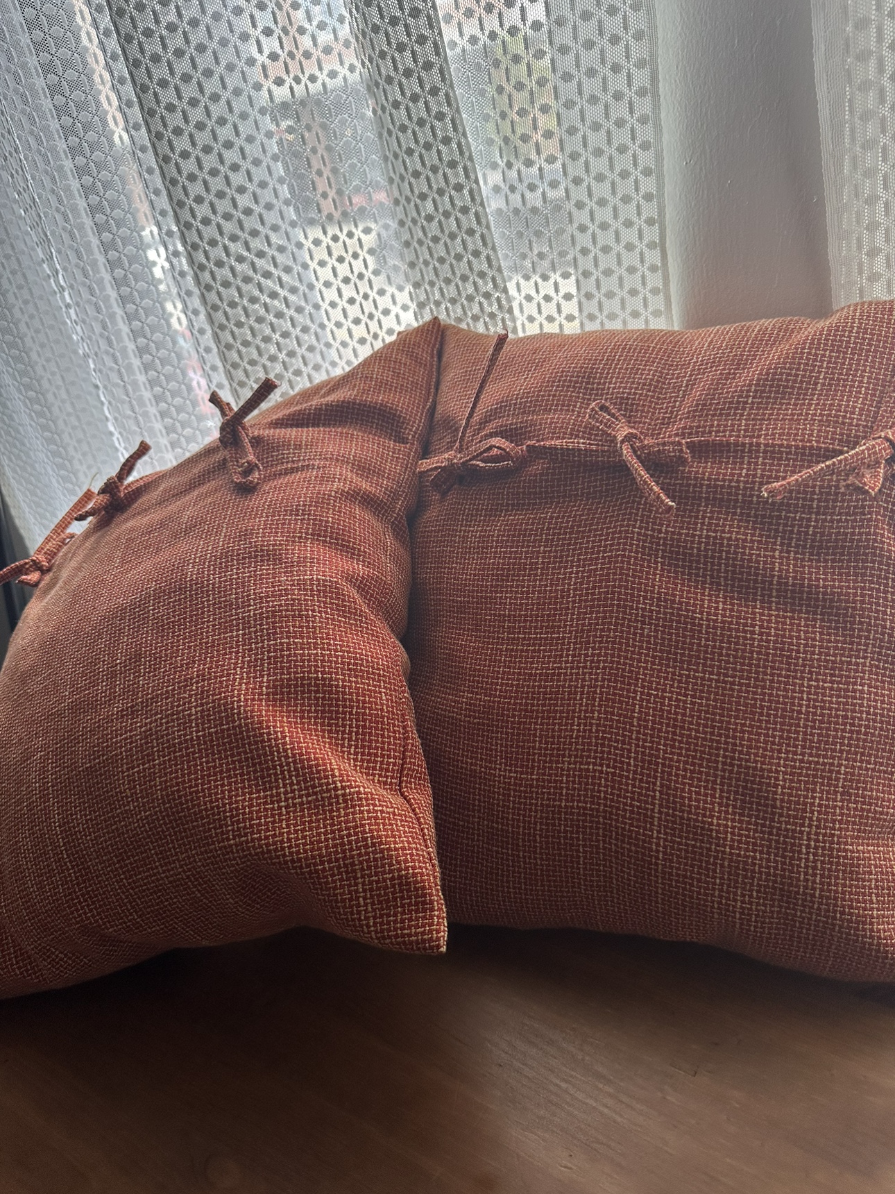 2 Decorative pillows for sale - photo 2