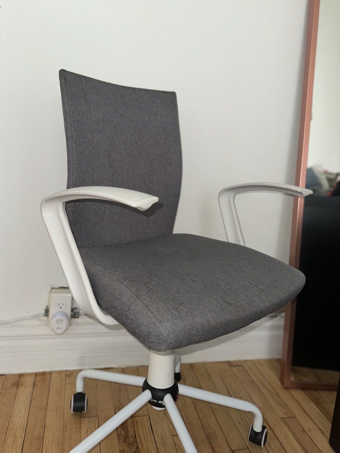 ❌ Moving out Sale ❌.                             Chair