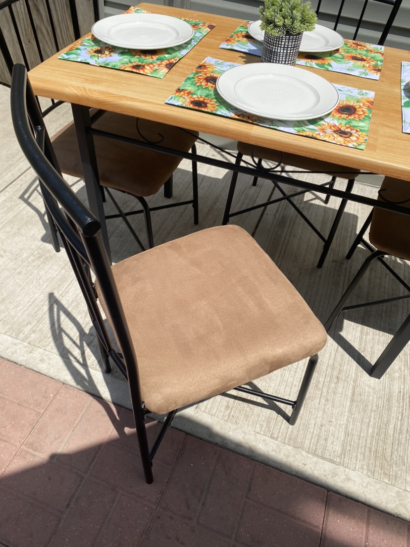 5 piece dining set  (PENDING PICK UP) - photo 3