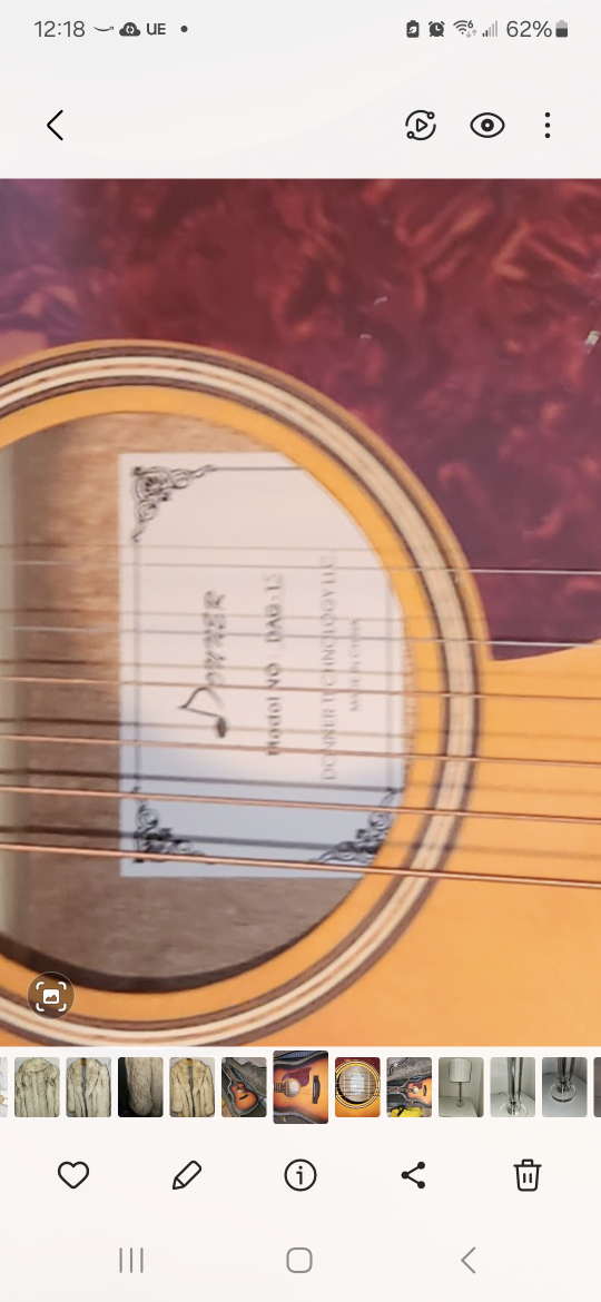 Acoustic guitar - photo 3