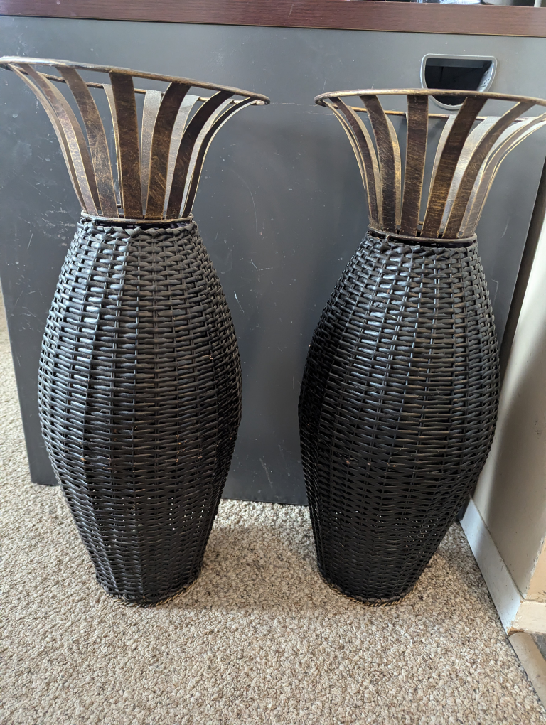 2 plant holder