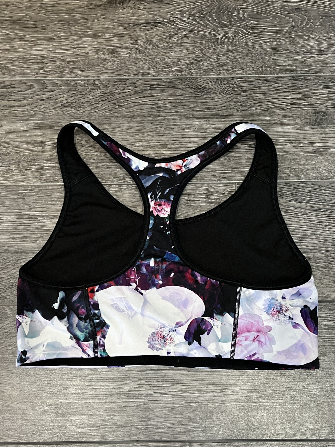 Medium Old Navy Sports Bra image indicator(2)