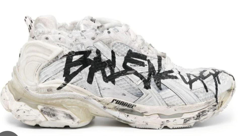 Balenciaga Men's Runner Graffiti in white