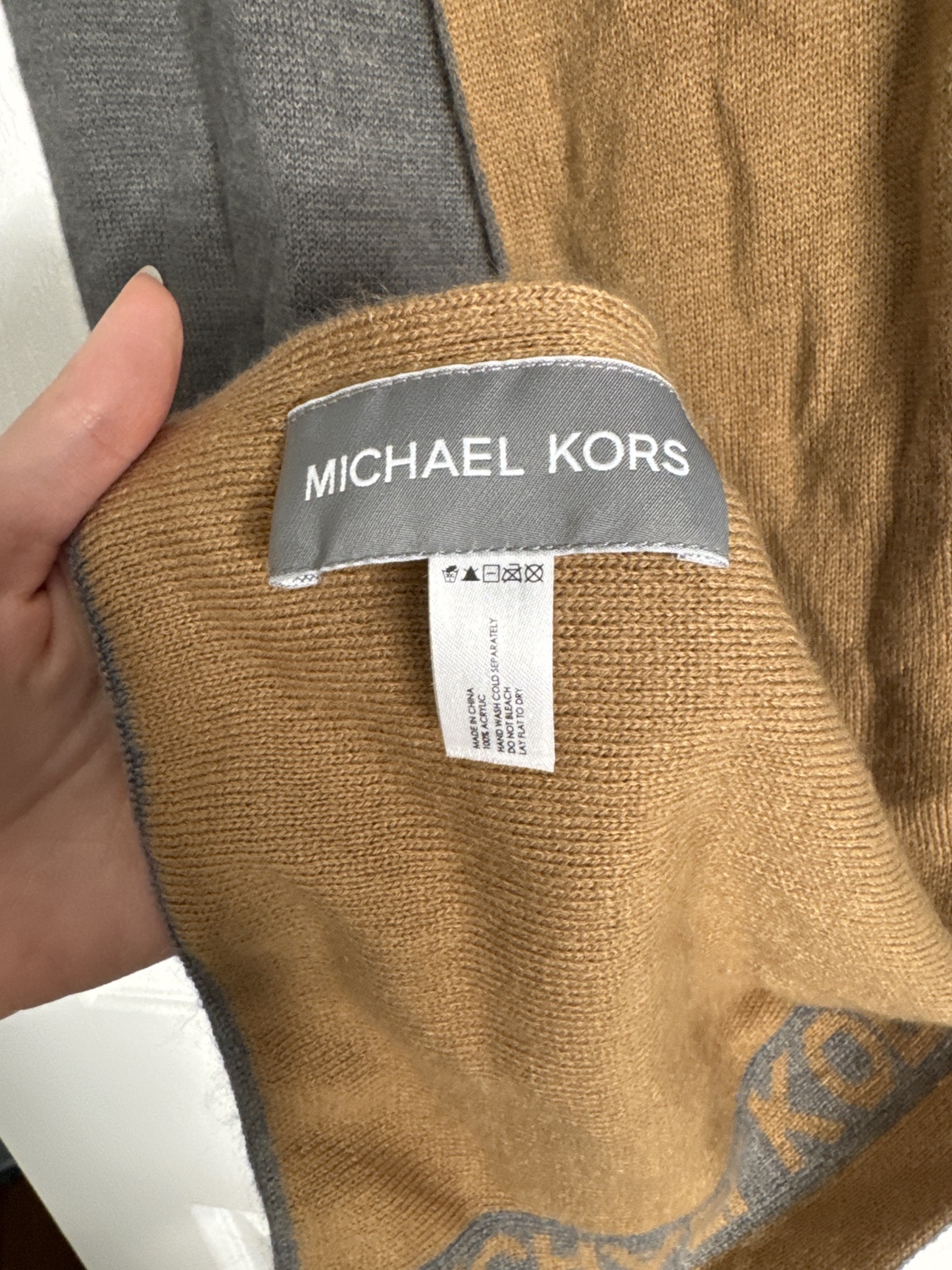 Michael Kors 100% Acrylic Scarf image indicator(2)