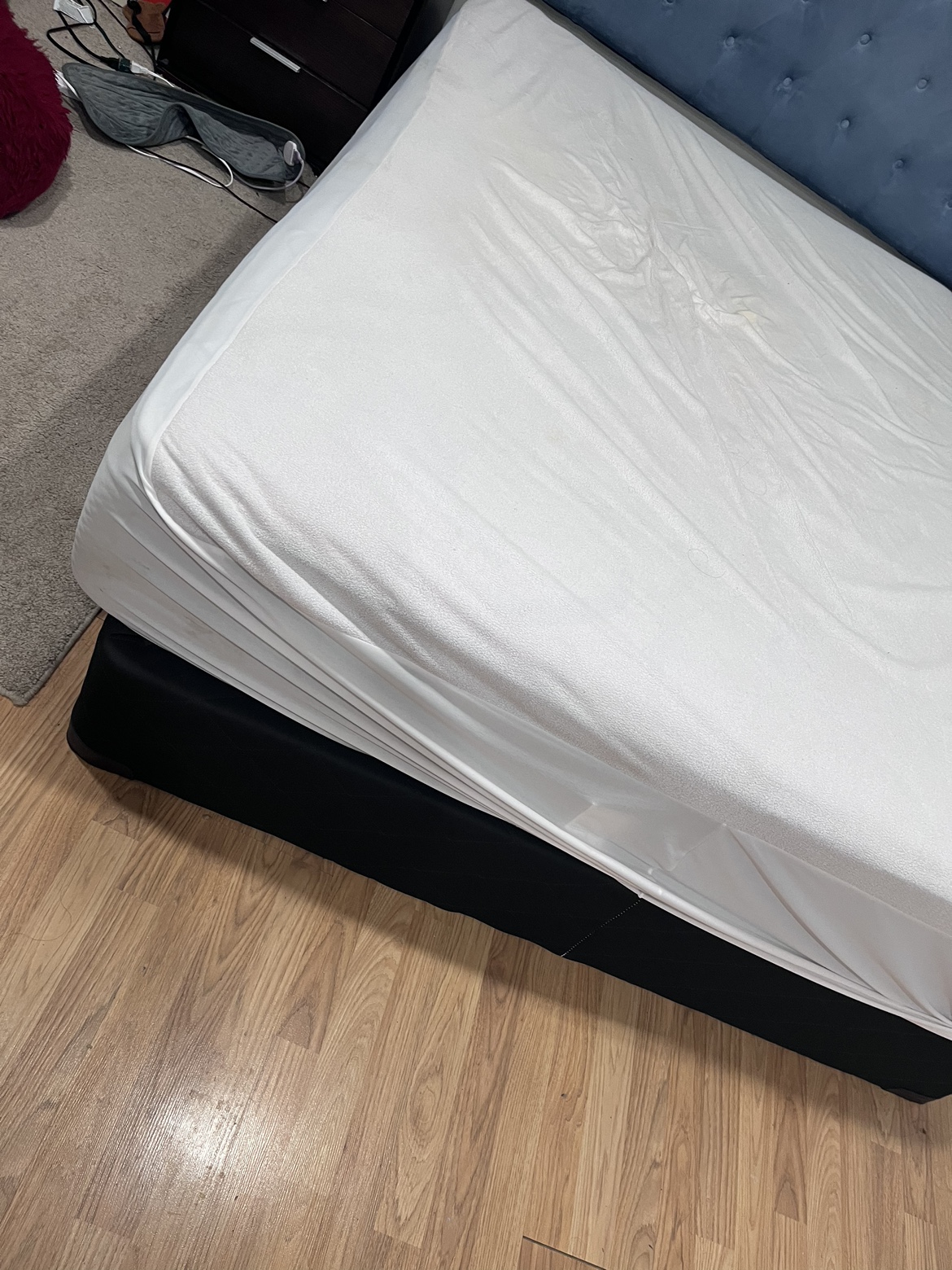 Silica queen mattress with board and headboard