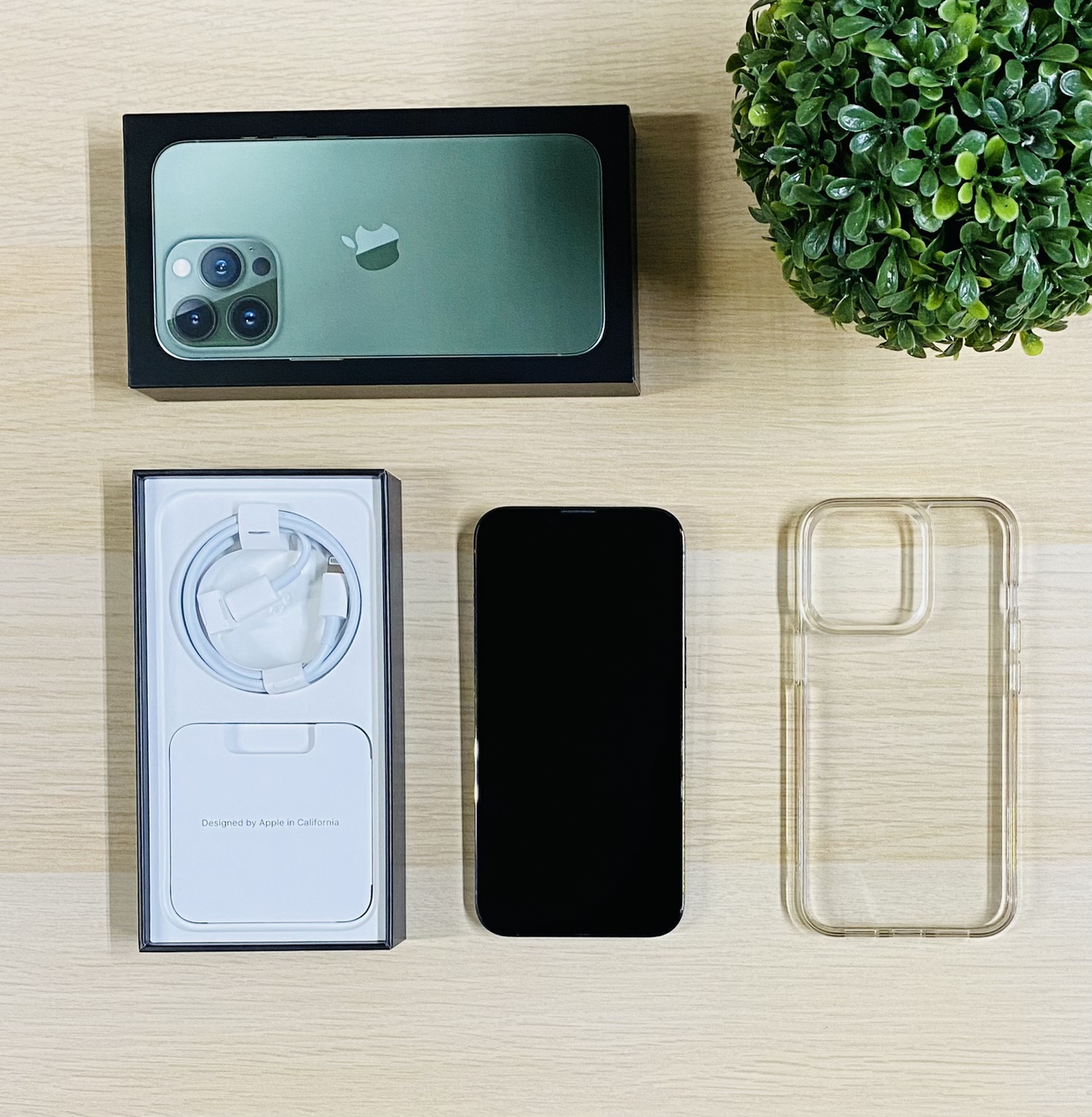 Apple iPhone 13 Pro - 256GB Alpine Green ( Unlocked ) Like New thumbnail