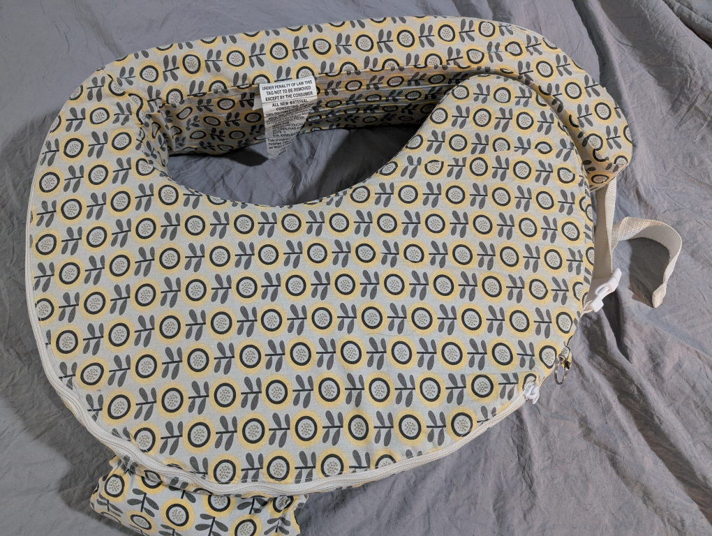 baby nursing pillow - used - photo 3