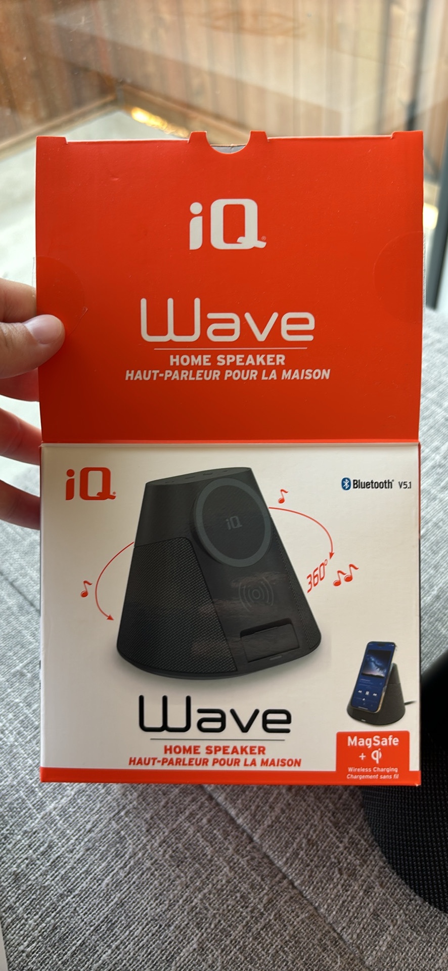 Home Speaker iQ Wave with MagSafe Wireless Charging image indicator(2)