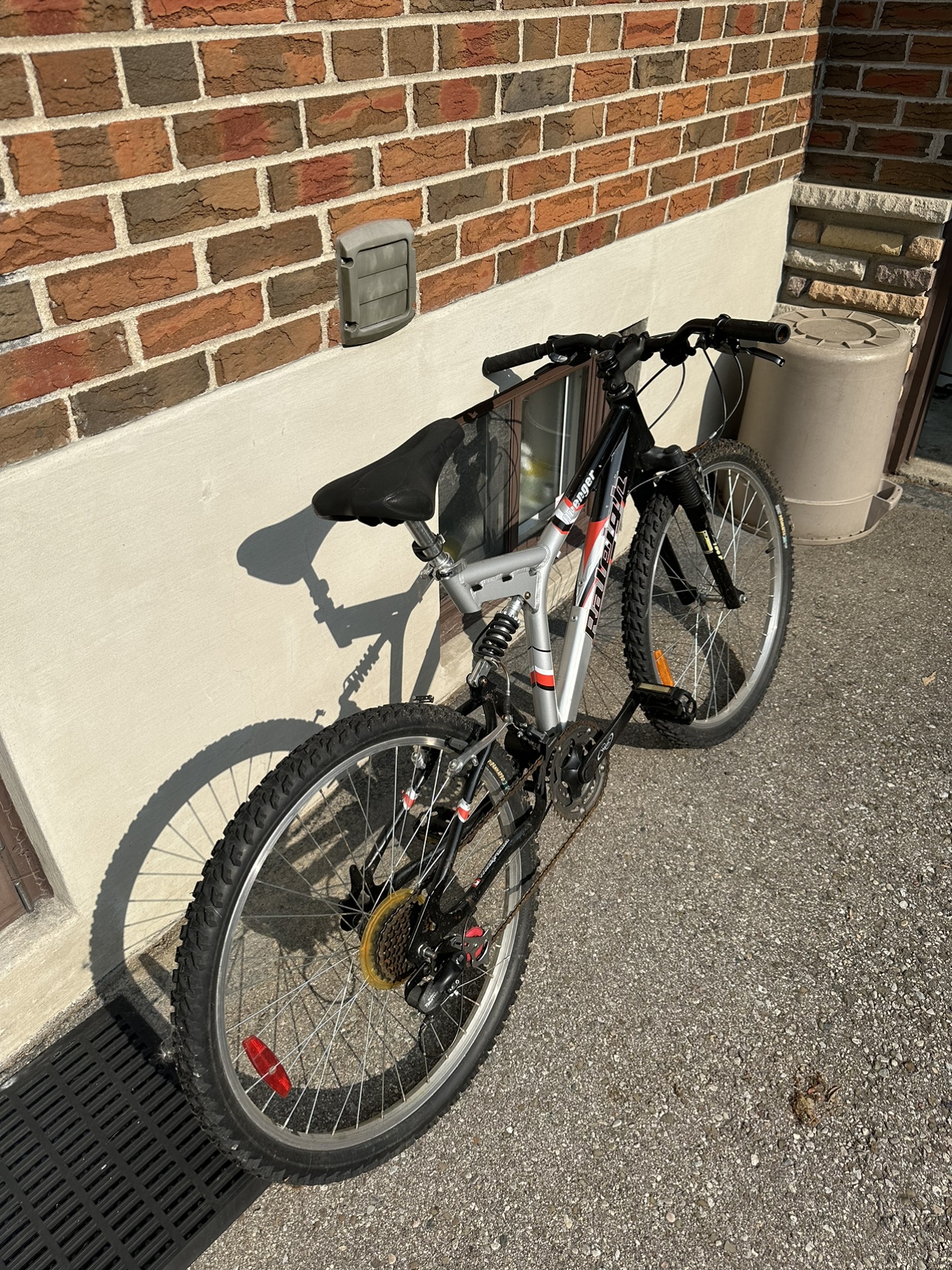 Raleigh Avenger 21-Speed 20” Bike