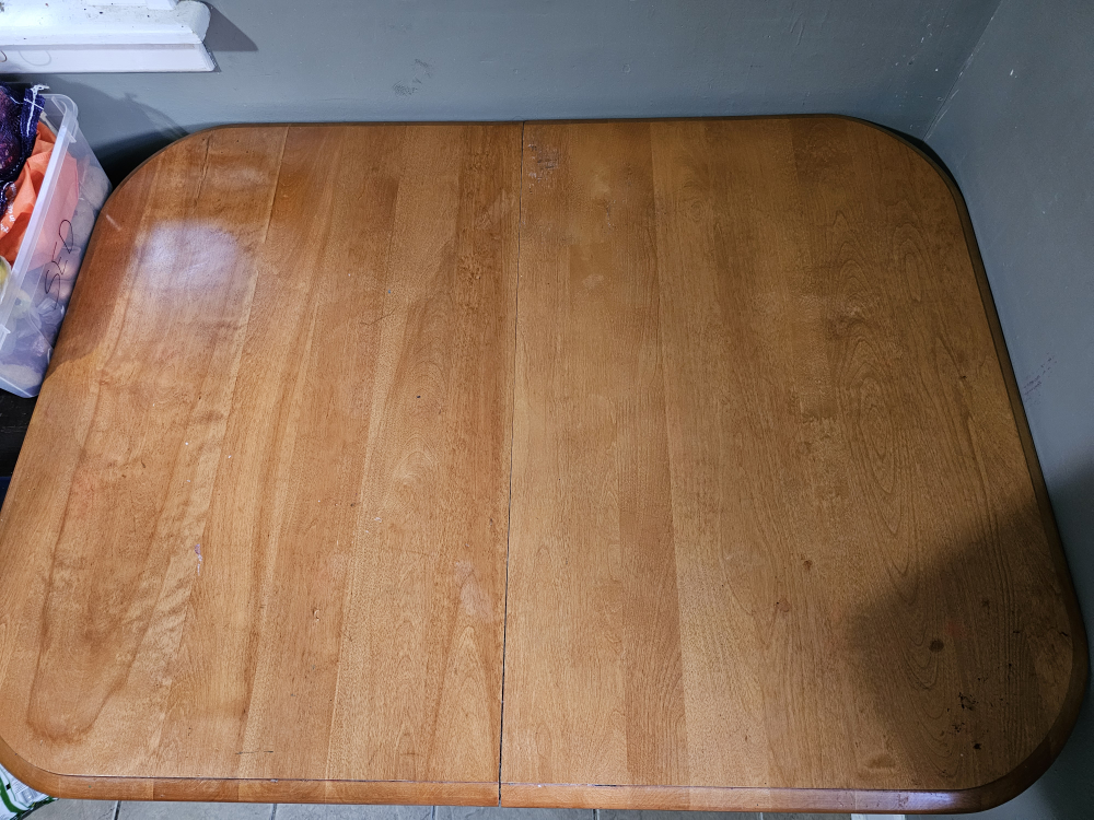 DINING TABLE FOR SALE