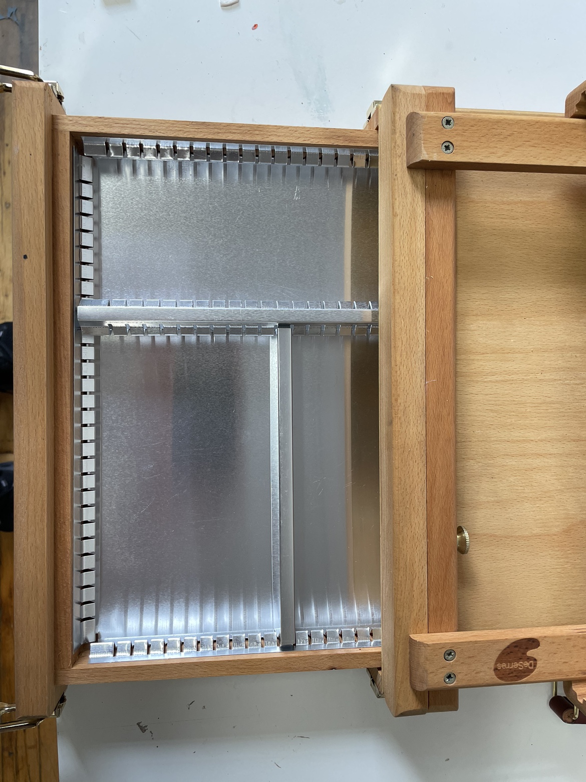 Le Charles -– Sketch Box Tabletop Easel image indicator(5)