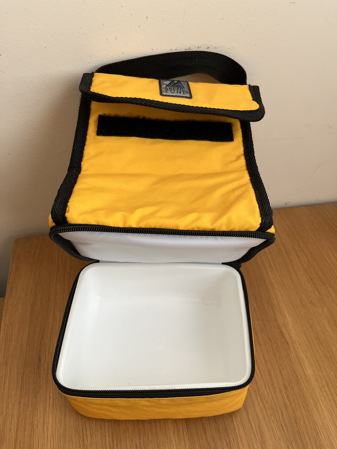 New Insulated Lunch Bags (3 available) image indicator(2)