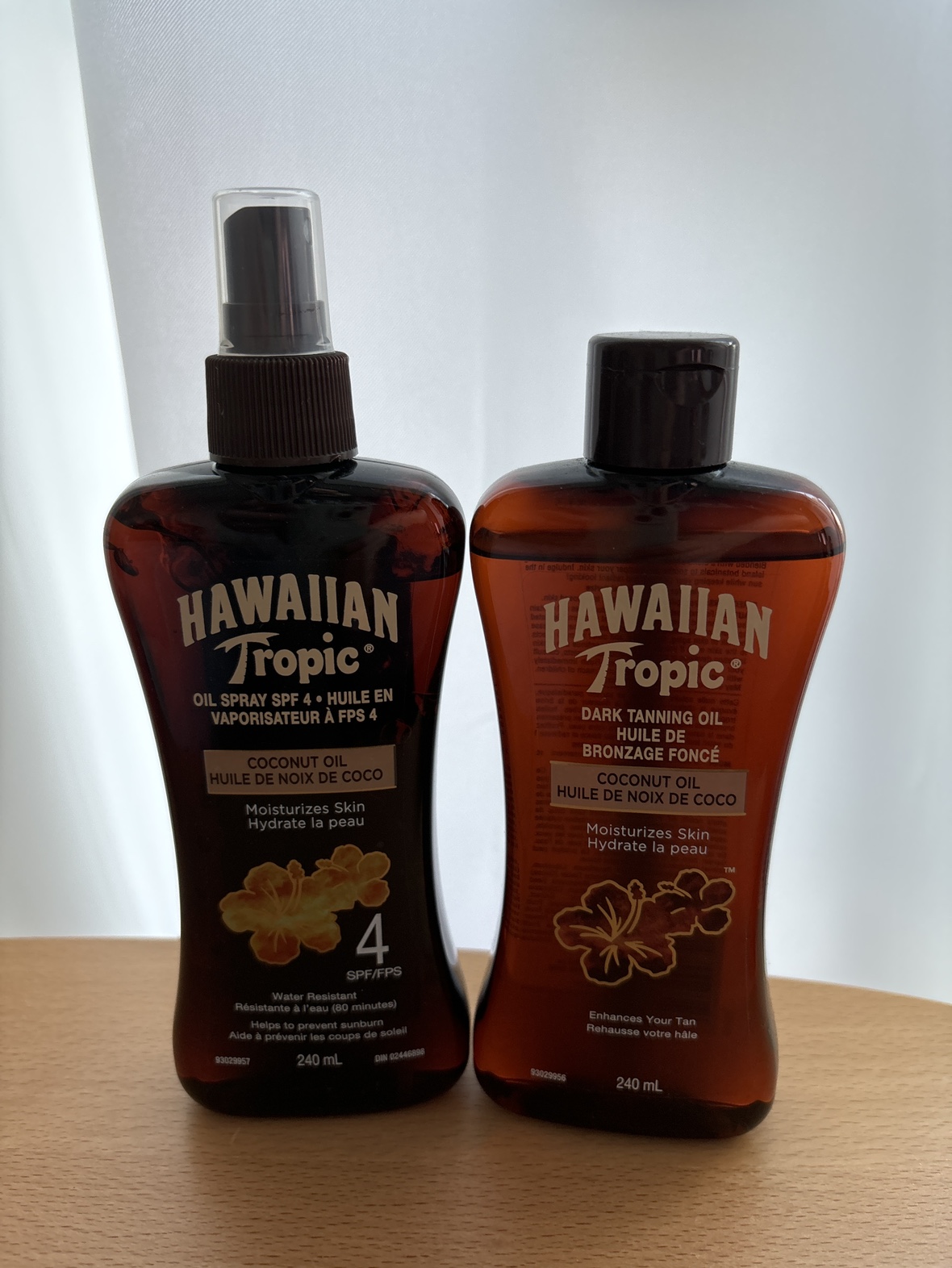 Tanning oil and coconut oil