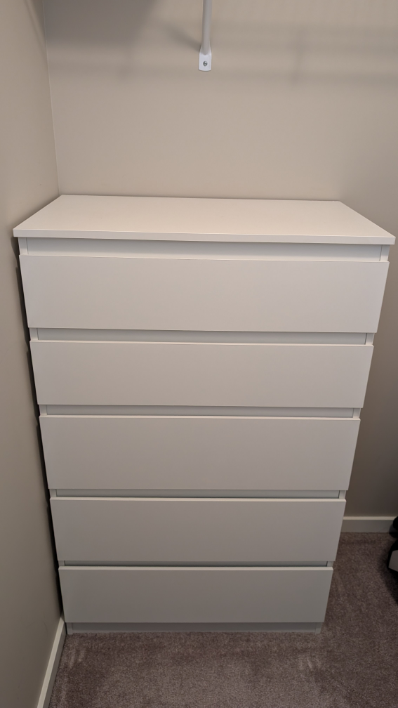 IKEA 5 drawer dresser in excellent condition.