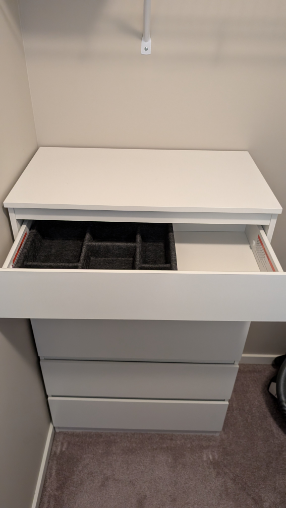 IKEA 5 drawer dresser in excellent condition. - photo 2