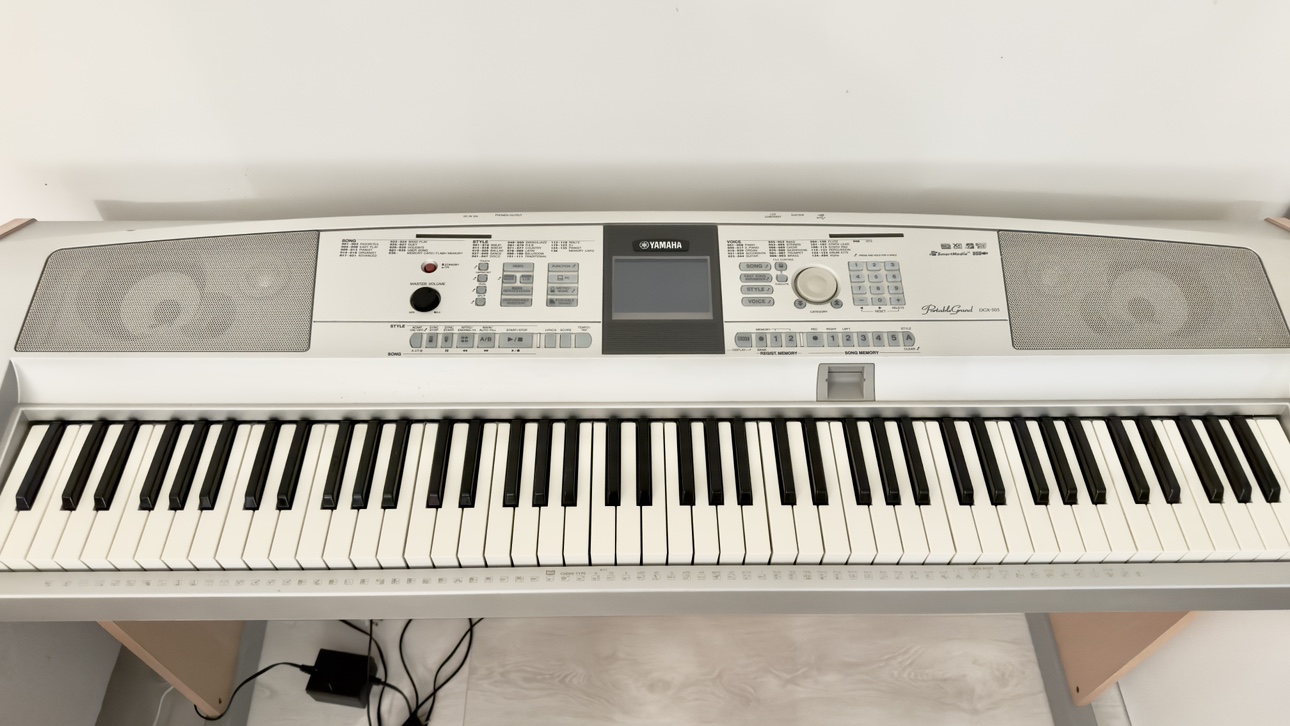 Yamaha Portable Grand DGX-505 Piano