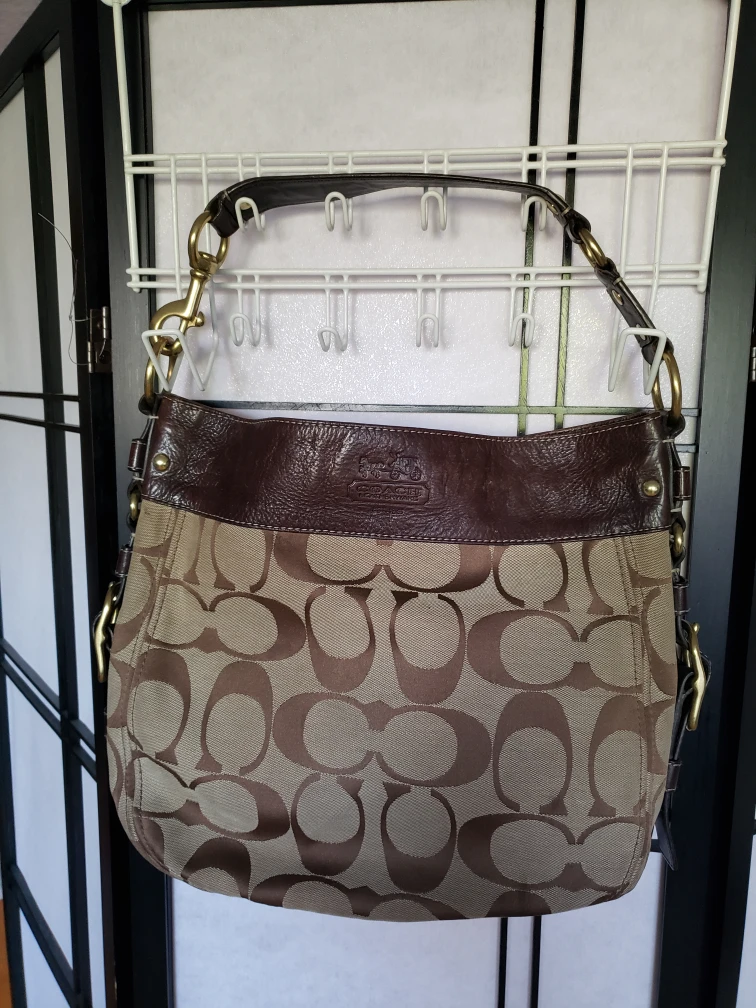 Coach women hand bag