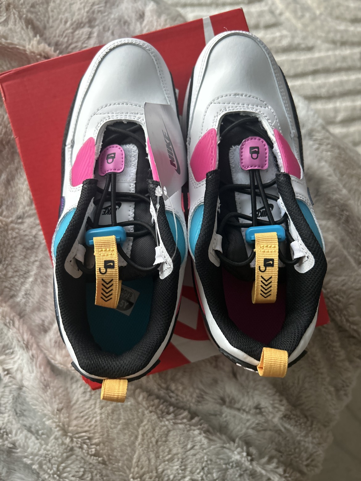 Nike Air Max 90 Toggle image indicator(2)