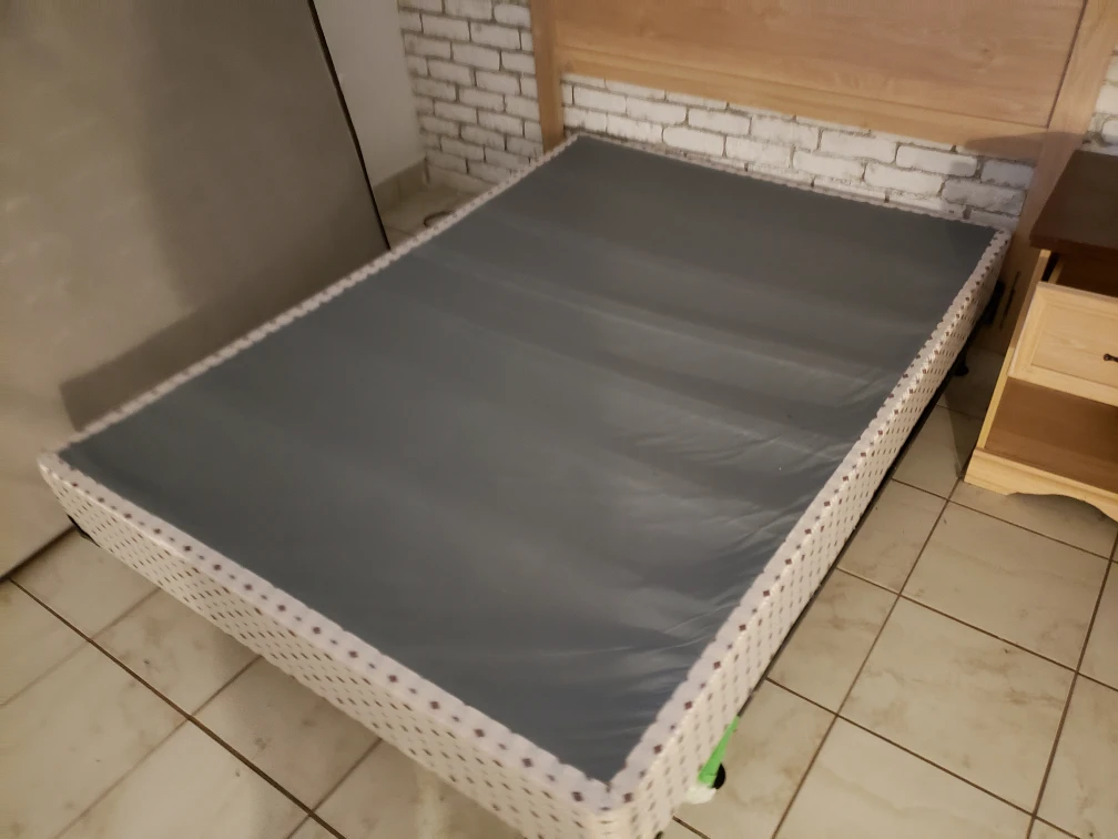 Double Mattress & Boxspring - MOVING SALE image indicator(4)