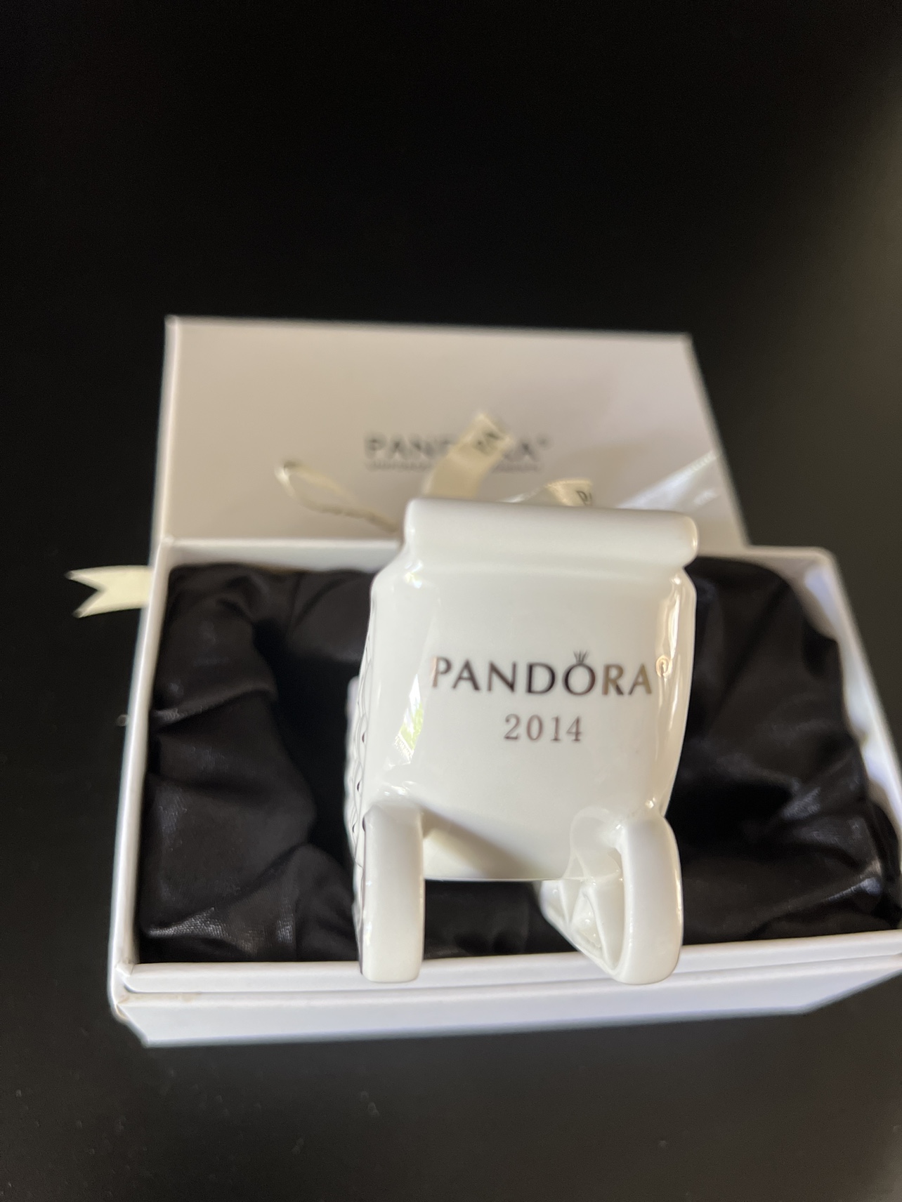 Beautiful Pandora sleigh ornament 🎄 image indicator(6)