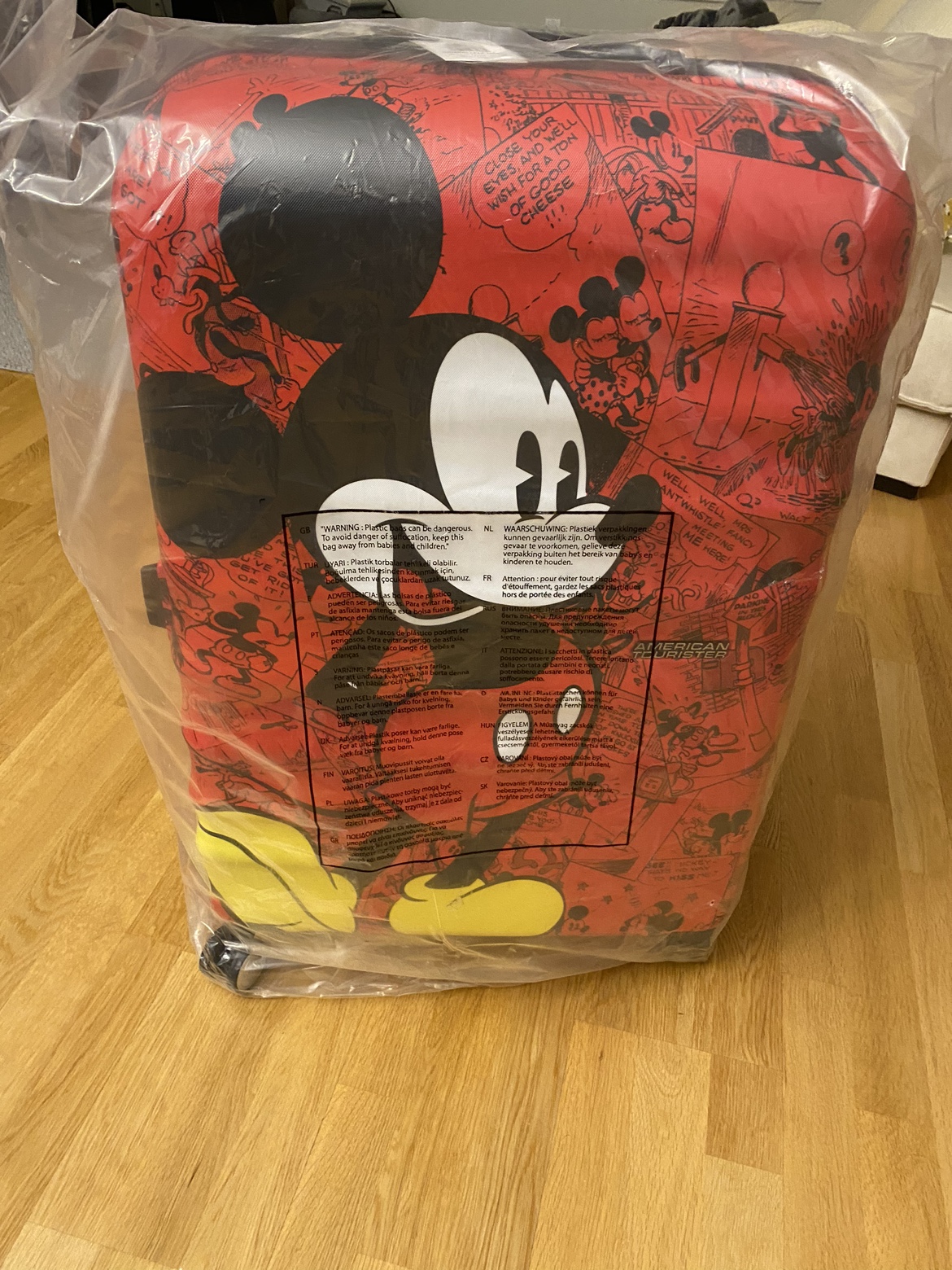 New Mickey Mouse Luggage (29.5”)