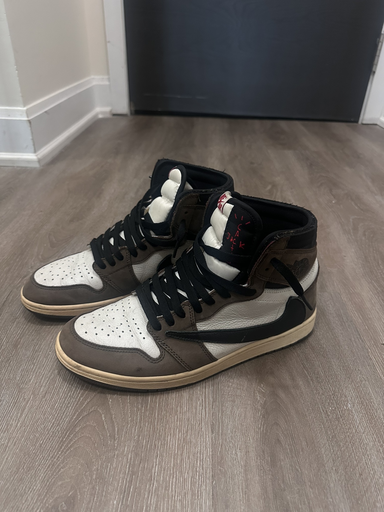 Air Jordan 1 Travis Scott Mocha - MOVING OUT SALE - photo 3