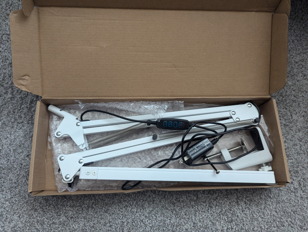 Desk light with clamp