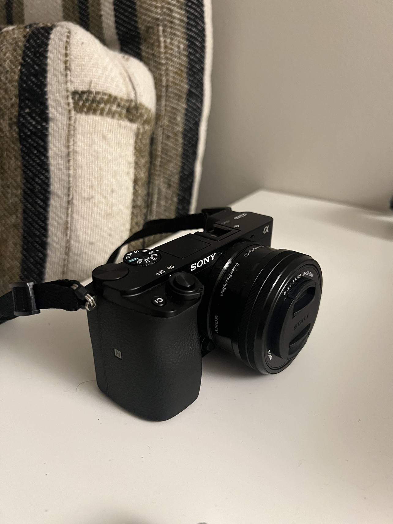 Sony Alpha A6100 Mirrorless Camera with 16-50mm kit lens
