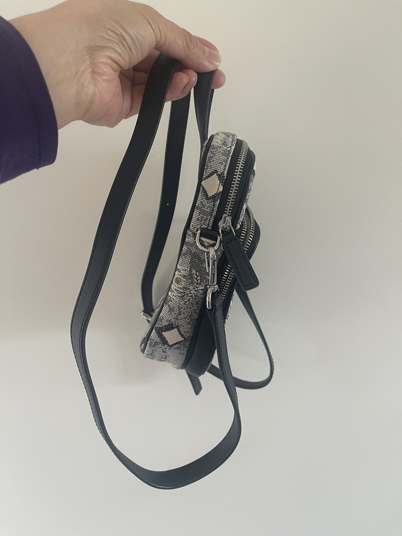 brand new MCM cross  body bag , very light weight, - photo 2