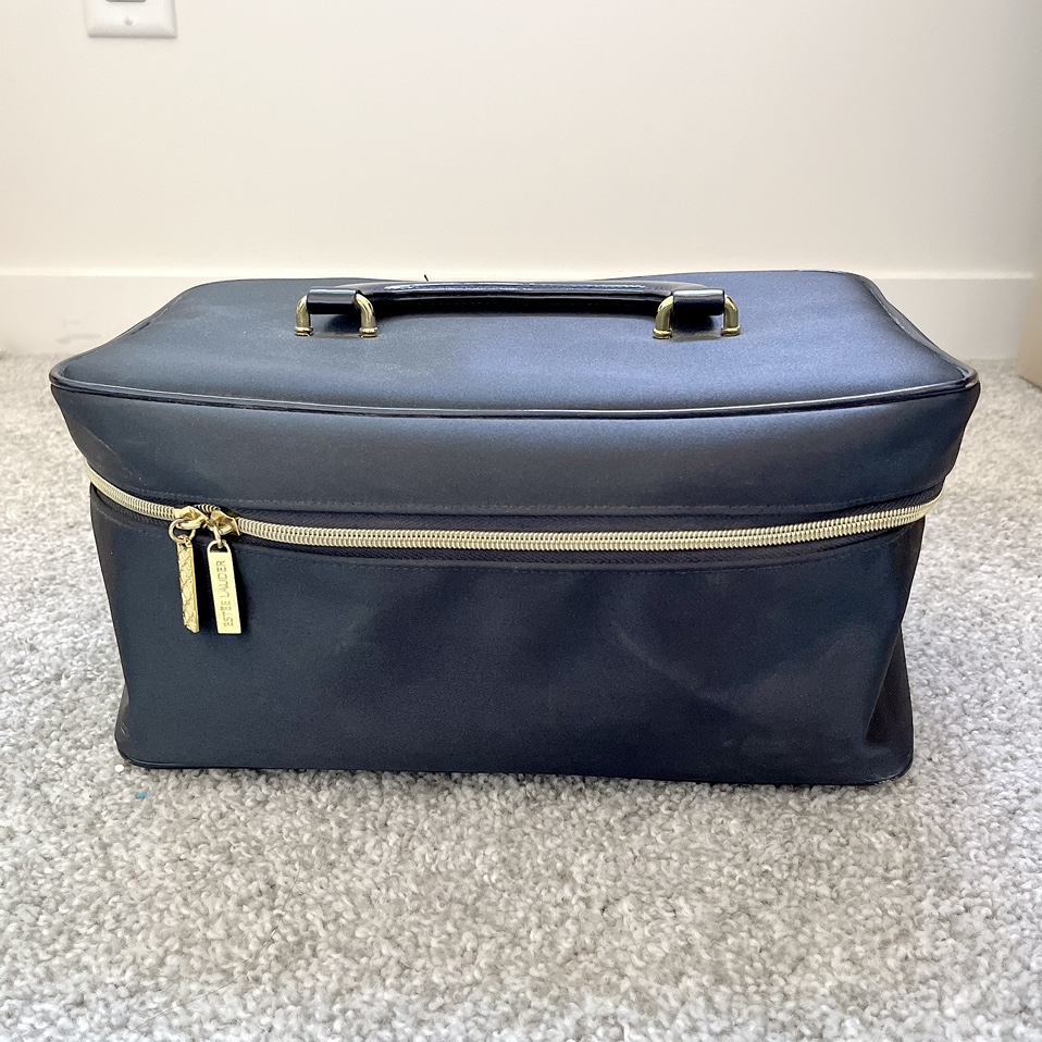 Estee Lauder makeup case, cosmetic bag image indicator(3)