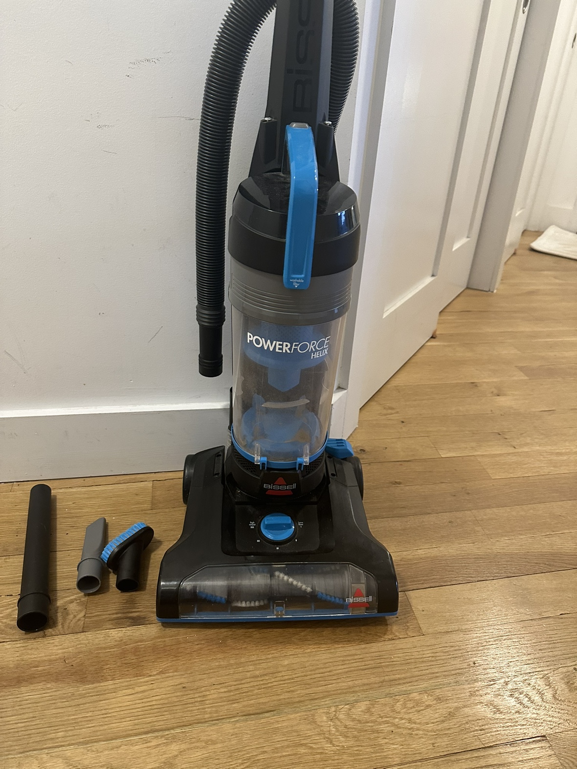Vacuum cleaner - photo 2