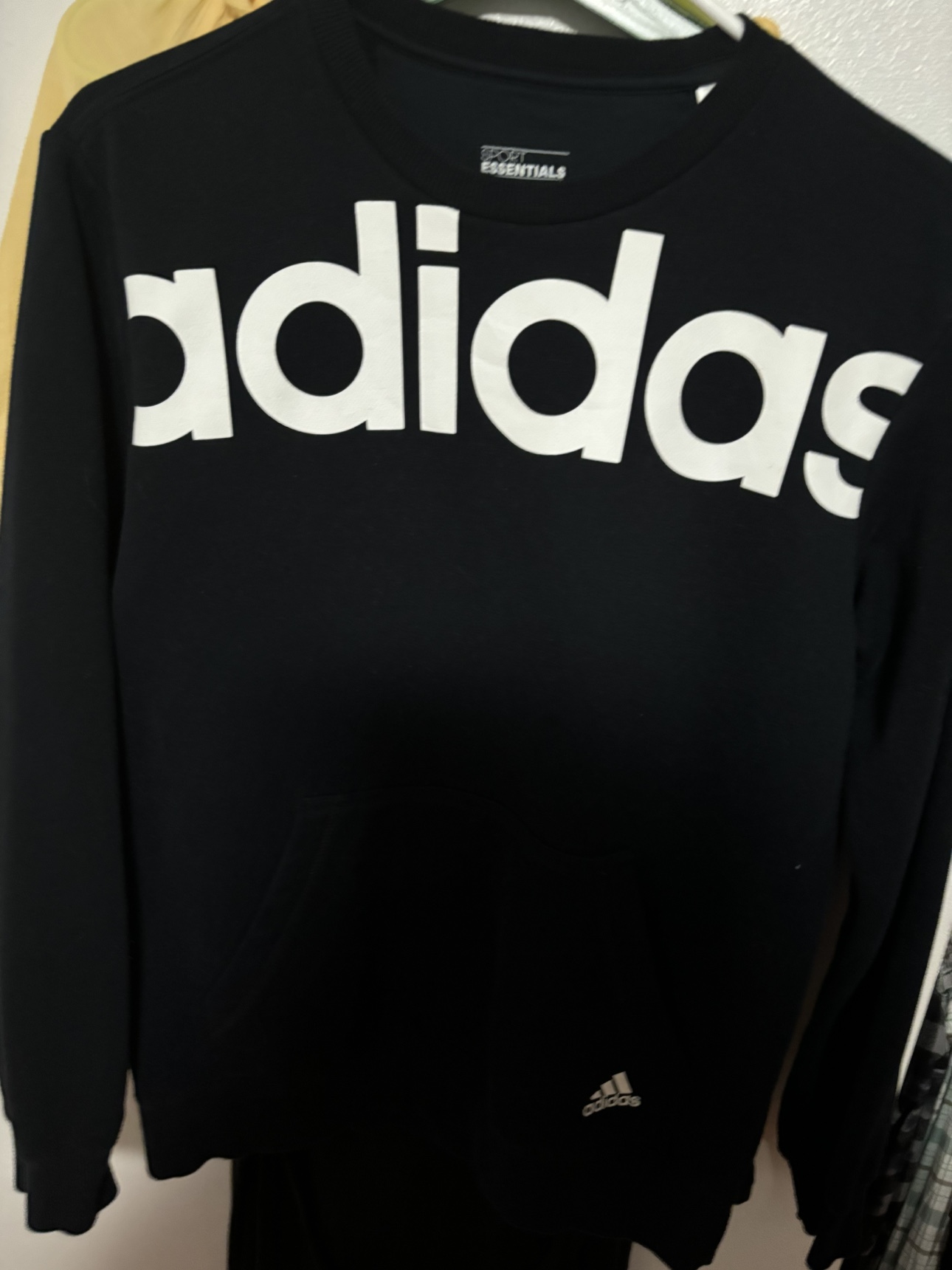 Adidas sweater thumbnail